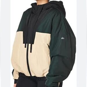 Alo Yoga Women's Duality Reversible Sherpa jacket
